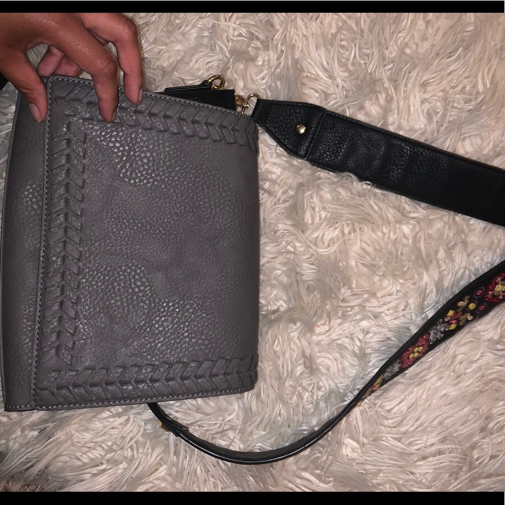 STEVE MADDEN CROSSBODY